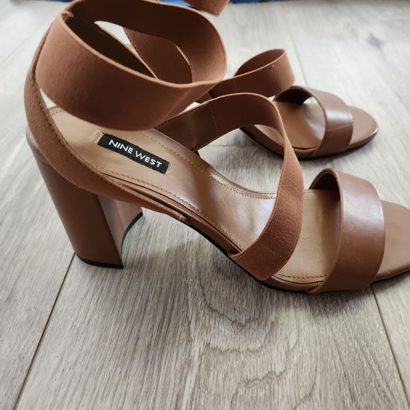 NINE WEST HEEL SANDALS - Picture 3 of 4